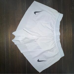 Nike aero swift Dri-FIT White Shorts